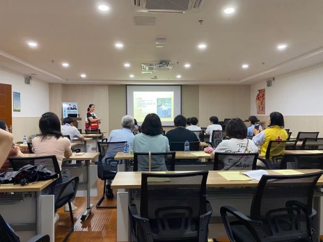 C:\Users\DELL\Desktop\6.17区红会下来老师 老年人介护培训\照片\d8611781cb8e67debba165743c6007c.jpg