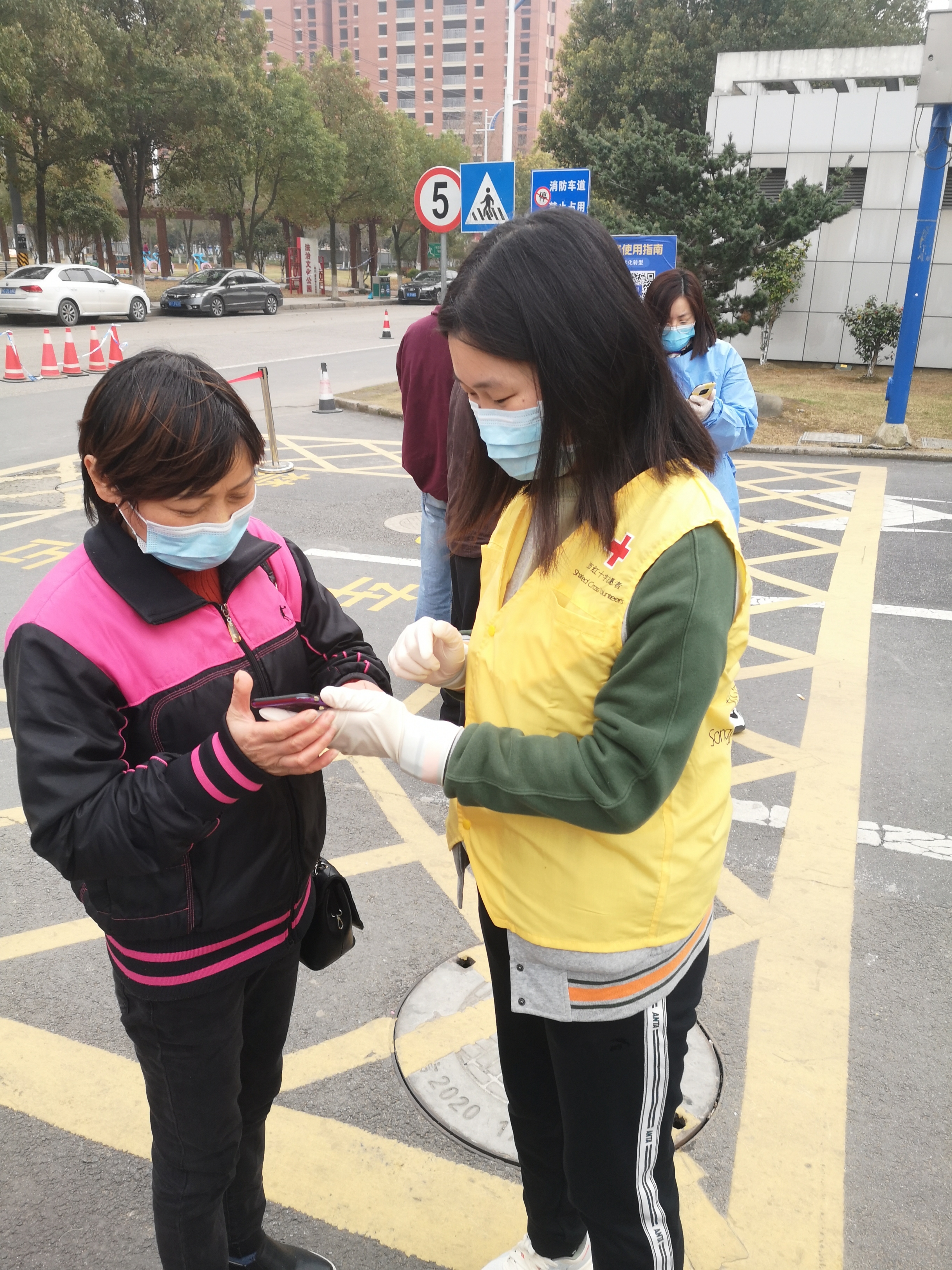 同心战疫 当仁不让4.jpg