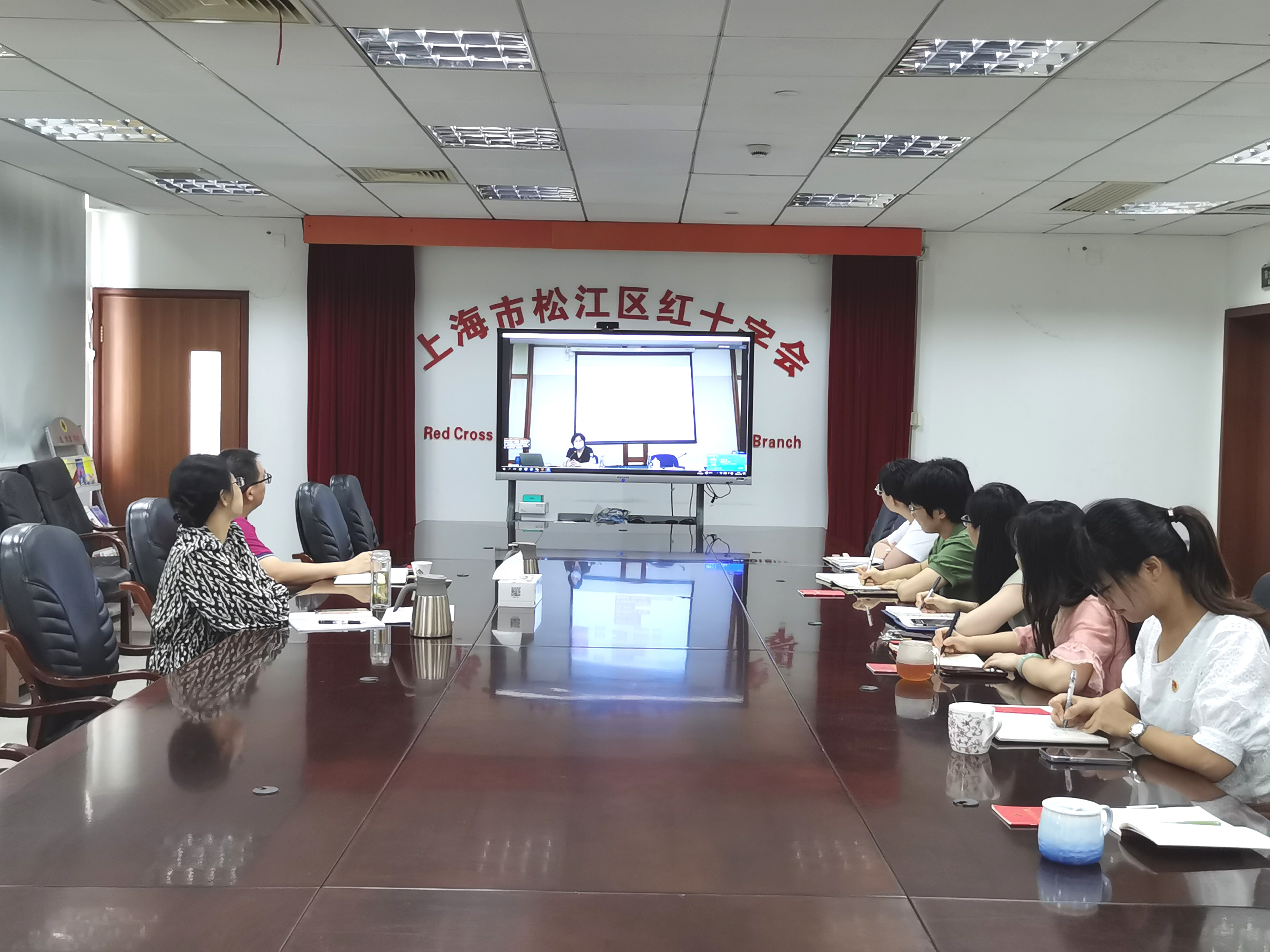 2022.7.25 区红十字会党支部组织参加“悦读机关”大讲堂学习会.jpg