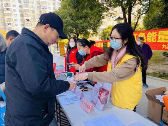 涞寅3.5雷锋日宣传