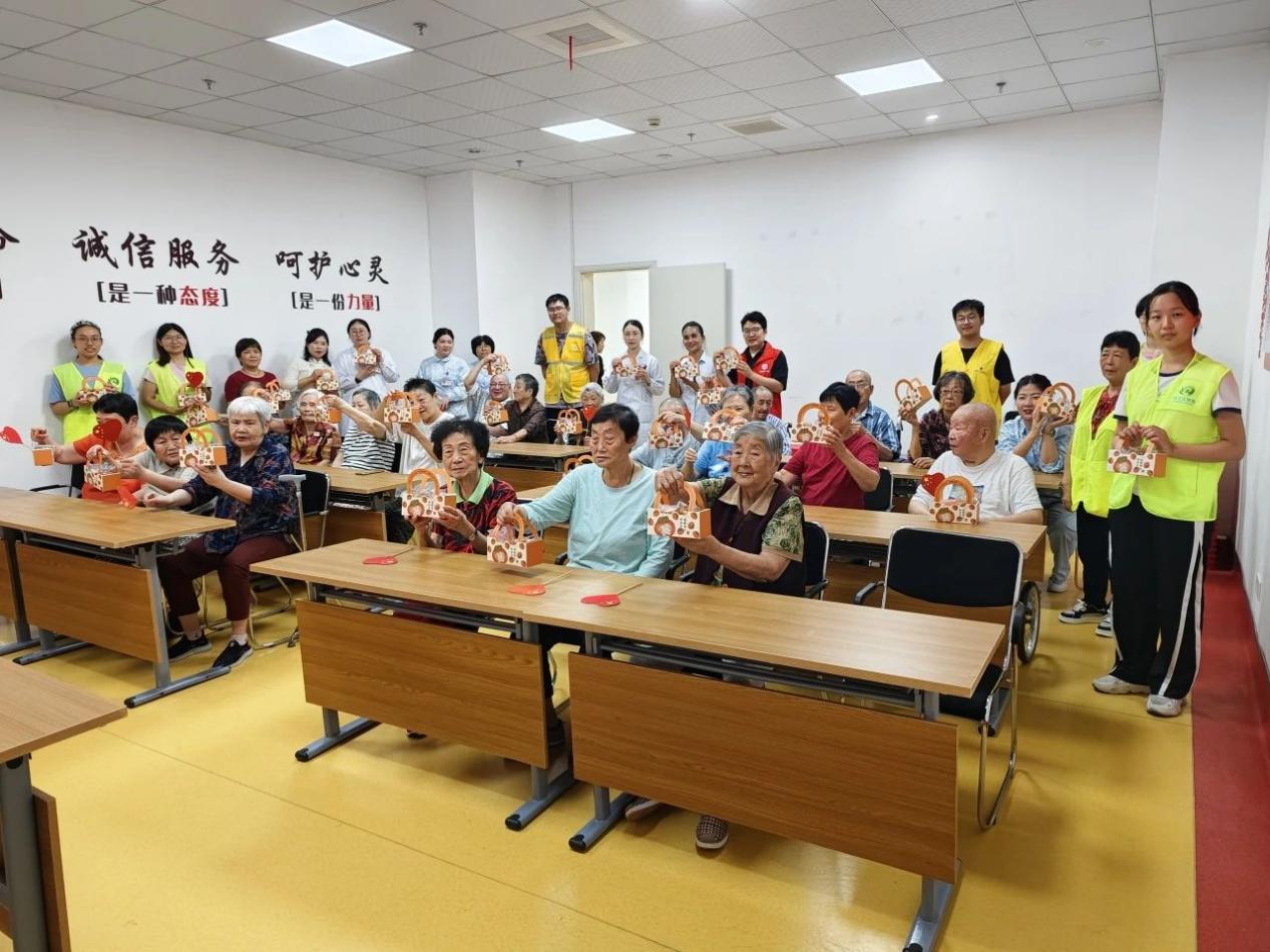 b6d834eebf4453d8195a7b9e2f124d26